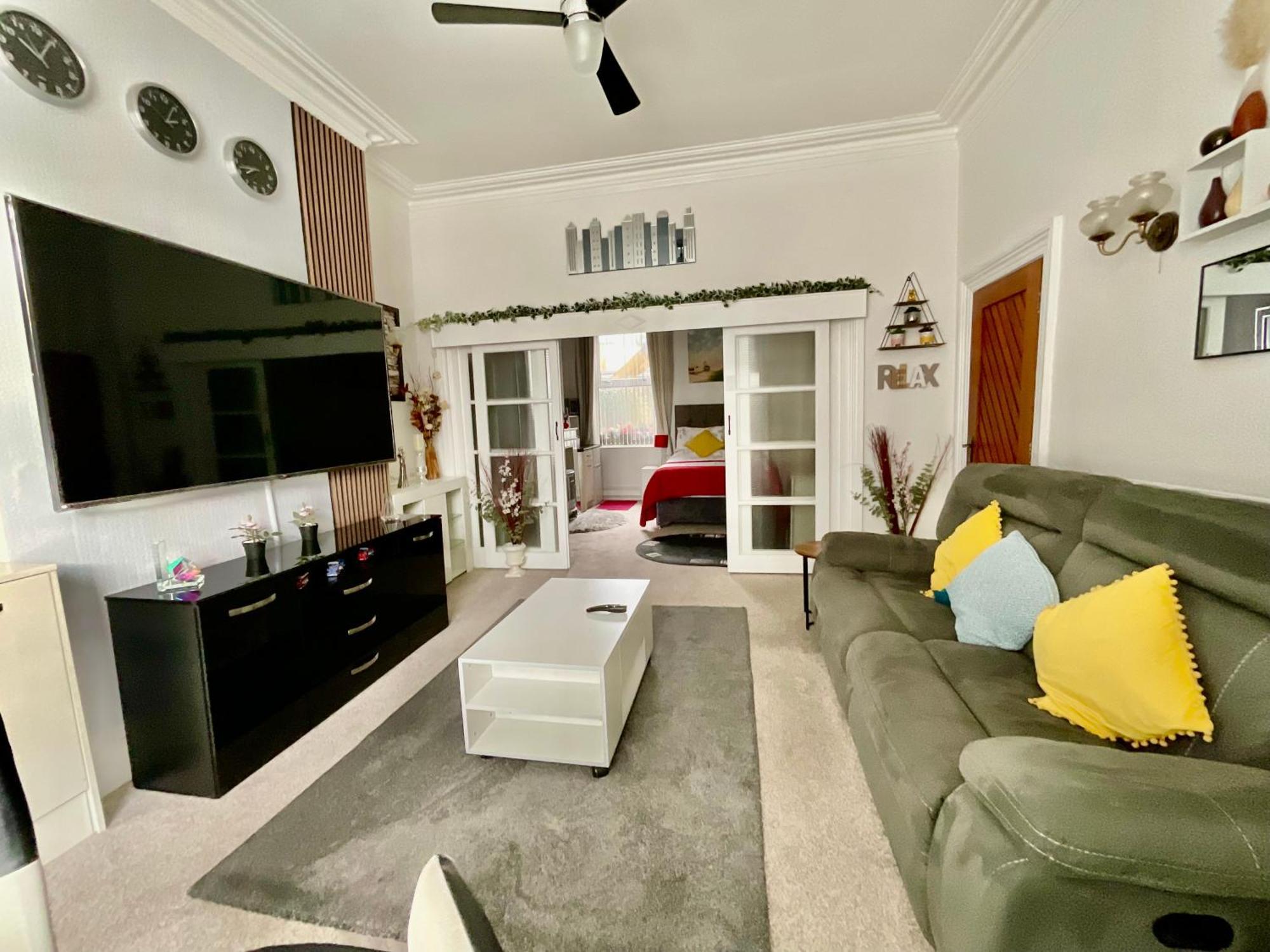 Victoria House - Self Catering Quiet Guesthouse - Adult Singles And Couples Only Blackpool Zewnętrze zdjęcie