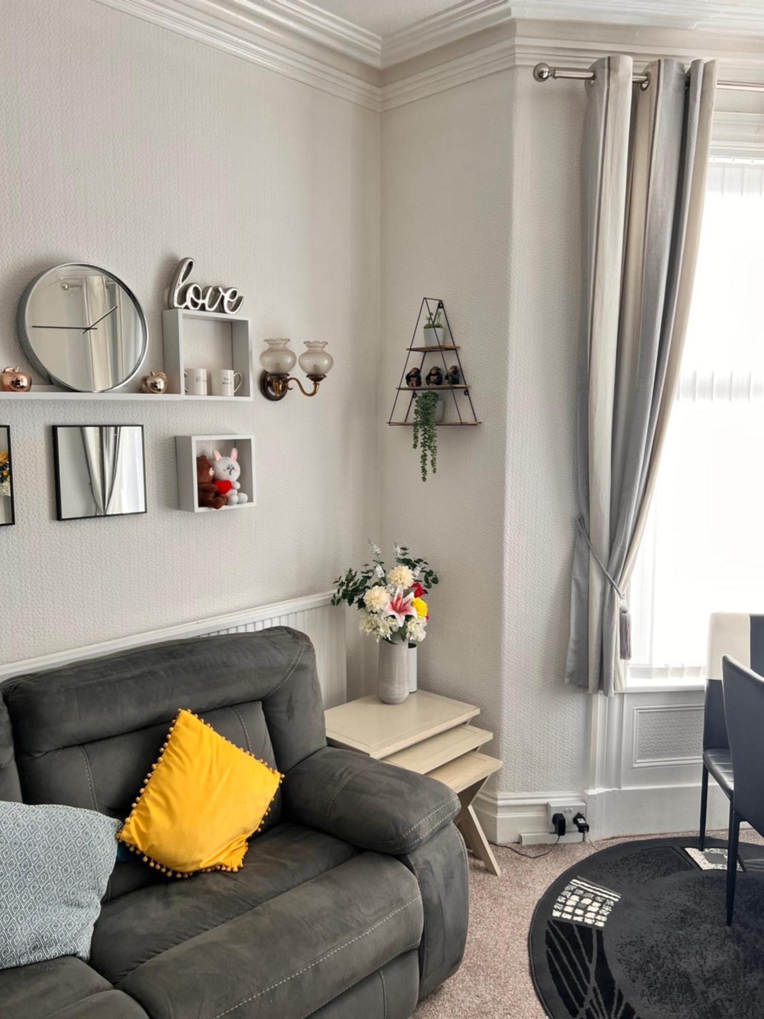 Victoria House - Self Catering Quiet Guesthouse - Adult Singles And Couples Only Blackpool Zewnętrze zdjęcie